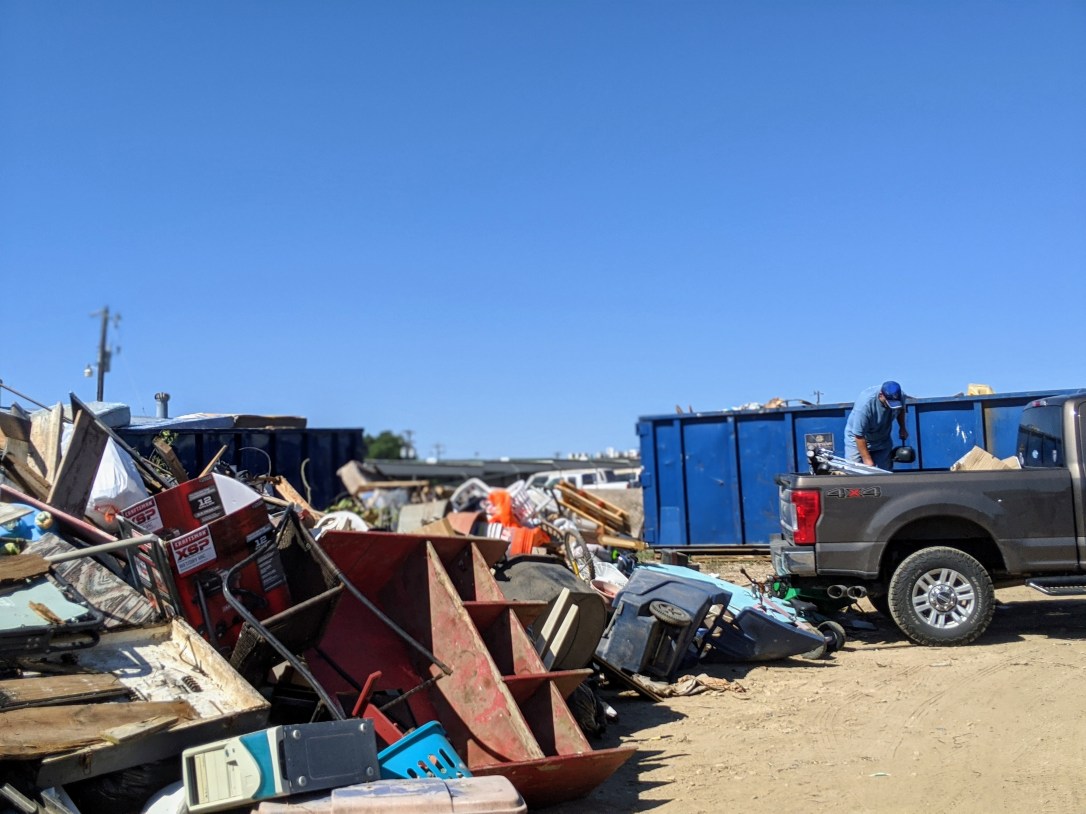 00100lrPORTRAIT_00100_BURST20200711103425280_COVER