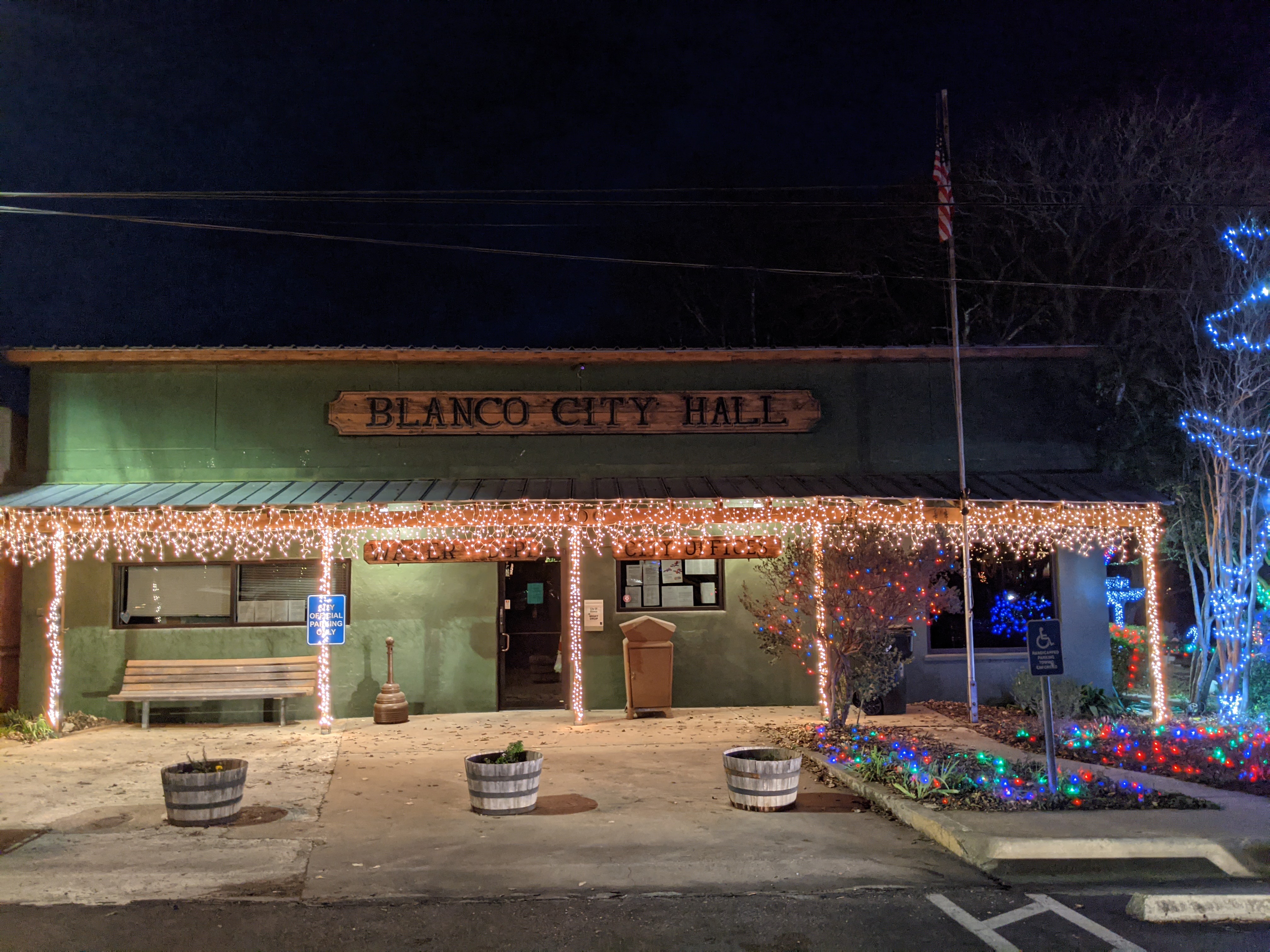 PXL_20201213_001859302.NIGHT